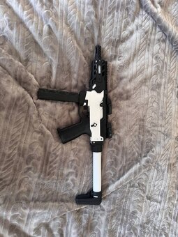 zakázková airsoftová zbraň - 6