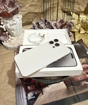 Apple iPhone 15 Pro Max 256GB White Titanium Výborný stav - 6