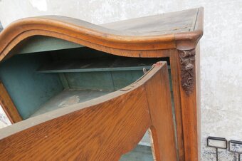 Dubová vitrína - 6