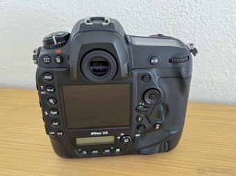 NIKON D5 - 6
