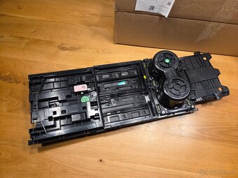 Středová konzole Tesla Model 3 - použitá - 6