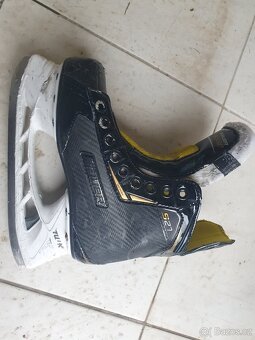 Brusle a hokejová výstroj - 6