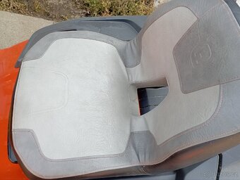 zahradní traktor, sekačka, traktůrek, Husqvarna - 6