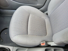 Kia Rio 1,5i rok 2000 - pouze dily - 6