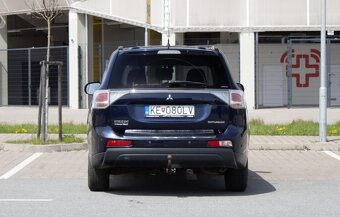 Mitsubishi Outlander z roku 2012 - 6
