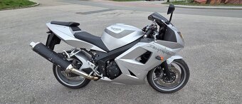 Triumph Daytona 600 - 6