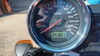 Suzuki GSX 1400 - 6