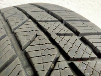 Zimní pneumatiky 205/55 R17, vzorek 2x 7mm, 2x 6mm DOT 3921 - 6
