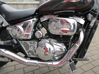 Suzuki VZ 800 Marauder - 6