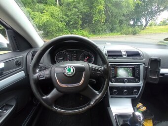 Octavia 2 combi 2010 TDI - 6