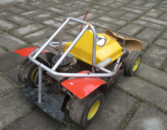 Starší model rc auto buggy dělané na elektro motor - 6