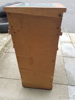 starozitny nocni stolek - 6