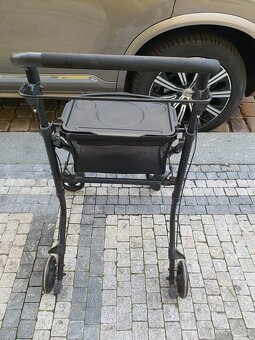 seniorské chodítko, + nákupní koš, + jídelní tác - 6