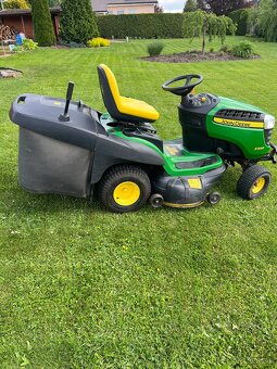Zahradní traktor John Deere X155R - 6