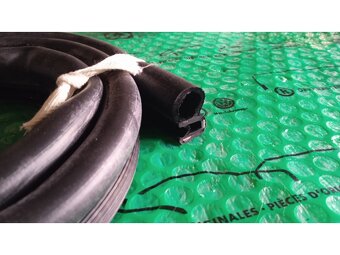 těsnění zadních dveří uprostřed 1320mm Škoda Felicia Pick-Up - 6