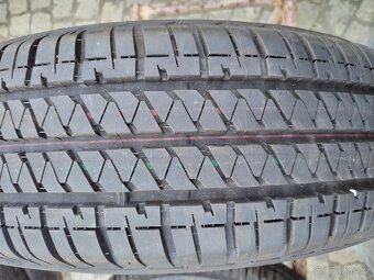 195/80/15 celorocni DUNLOP BRIDGESTONE 195/80 R15 - 6