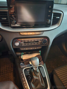 Prodám Kia Ceed 1,5 T-GDi GPF 7DCT Benzín - 6