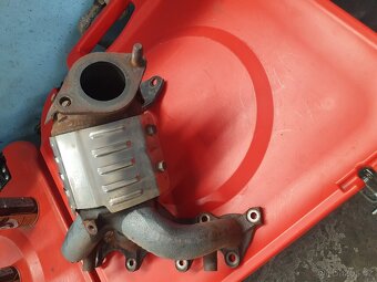 Prodám katalyzátor Kia Hyundai 2B300 W1 EK 3 - 6