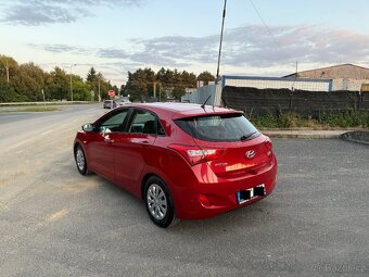 HYUNDAI I30 1.4i KLIMA PARK SENZORY AUTORIZOVANÝ SERVIS - 6