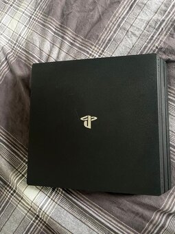 PlayStation 4 Pro 1 TB + ovladač - 6
