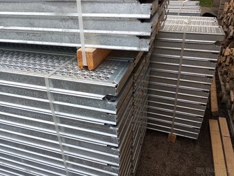 Prodám lešení L70(plettac) ocelové podlažky. - 6