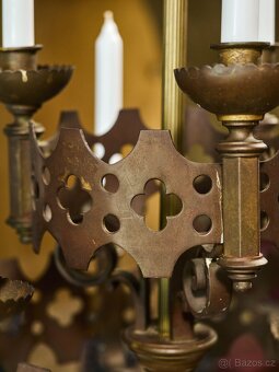 Monumentální párové neogotické bronzové svícny – výška 100 c - 6