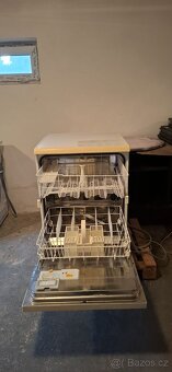 Myčka nádobí Whirlpool prodám - 6