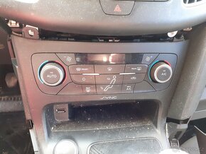 prodam ford focus 1.5 ecoboost 110 kw 2015/4 titanium - 6