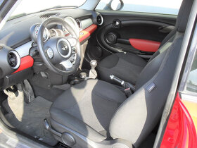 Mini Cooper 1.6D 80Kw Facelift 6.rychl. 99.888Kč - 6