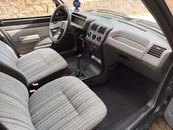 Peugeot 205 - 6