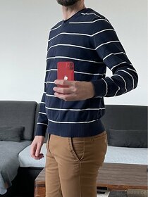 svetry (cena za ks) Tommy Hilfiger sweaters v-neck size S - 6
