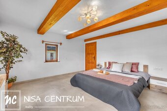Prodej dvou rodinných domů 336 m2 a 160 m2 s pozemkem 8014 m - 6