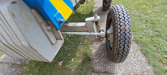 Malotraktor s přívěsem - 6