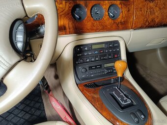 Jaguar XK8 - 6