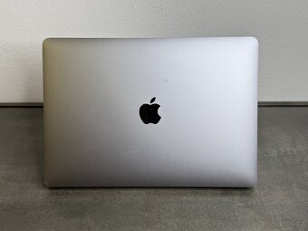 Macbook Air 13" 2020 / I5 / 8GB / 256GB / Space Gray - 6