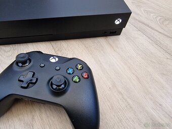 Herní Konzole Xbox One X 1TB plus hry krabice - 6