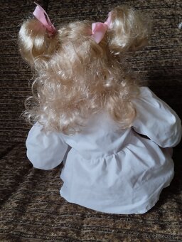 Značená porcelánová panenka - 6