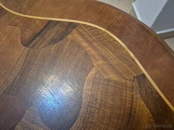 Stolek s intarzovanou kresbou - 6