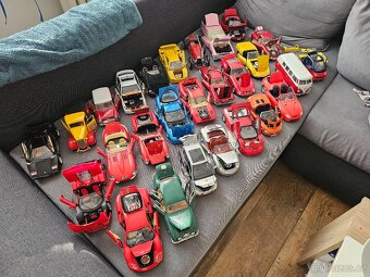 Modely 1:18 - 6