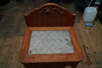 Vysoký noční stolek ve stylu art deco k renovaci - 6