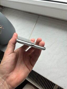 iPhone SE 2020 - 6