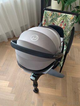 Autosedačka Cloud Z2 i-Size Plus 2022 + Isofix (otočná zákla - 6