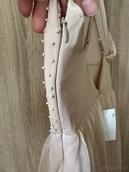 Béžové společenské šaty H&M - 6