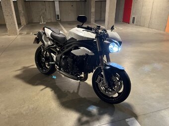 Triumph Speed Triple S - 6