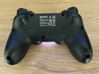 Playstation 4 500Gb, ovládač , kabeláž a hry - 6