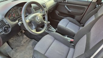 Volkswagen Golf IV 1.6i - 6