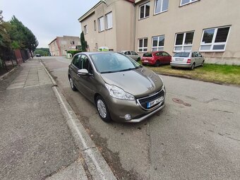 Peugeot 208 1.2 60 kW, najeto jen 43 000 km - 6