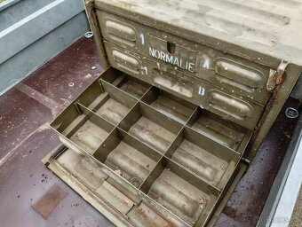 🪖 Originální vojenský muniční kufr – kovový box - 6