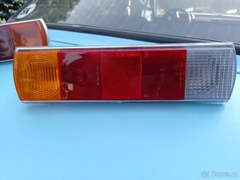 ZADNE SVETLA SKODA 100/110R - 6