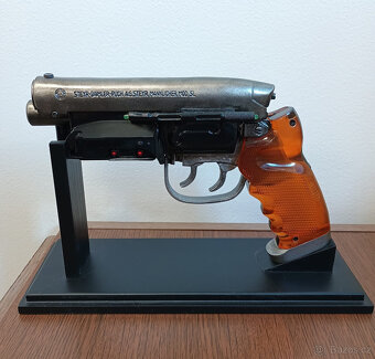 Replika NECA Blade Runner Blaster měřítko 1:1 - 6